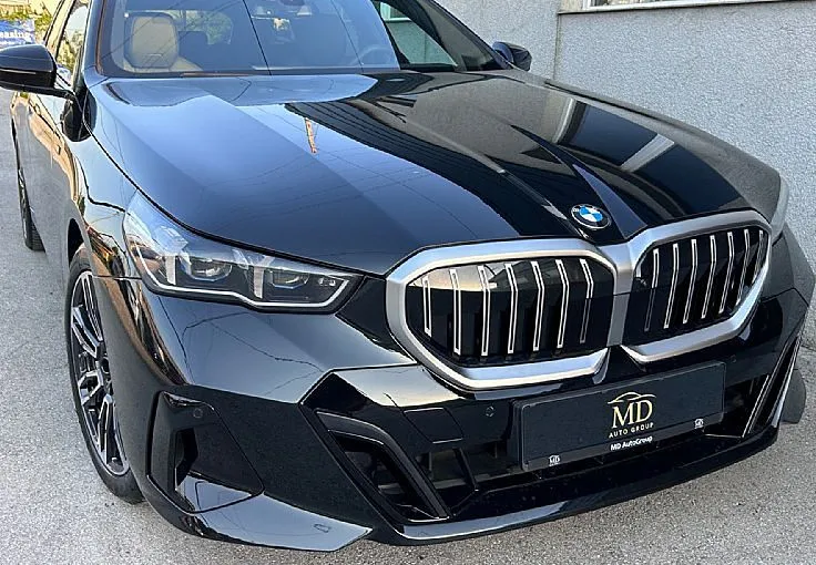 Zunanja slika - BMW Serija 5 - Touring: MSPORT-HEAD-UP-HARMAN-HALJEN-SED-360KAMERA-KLJU - 1
