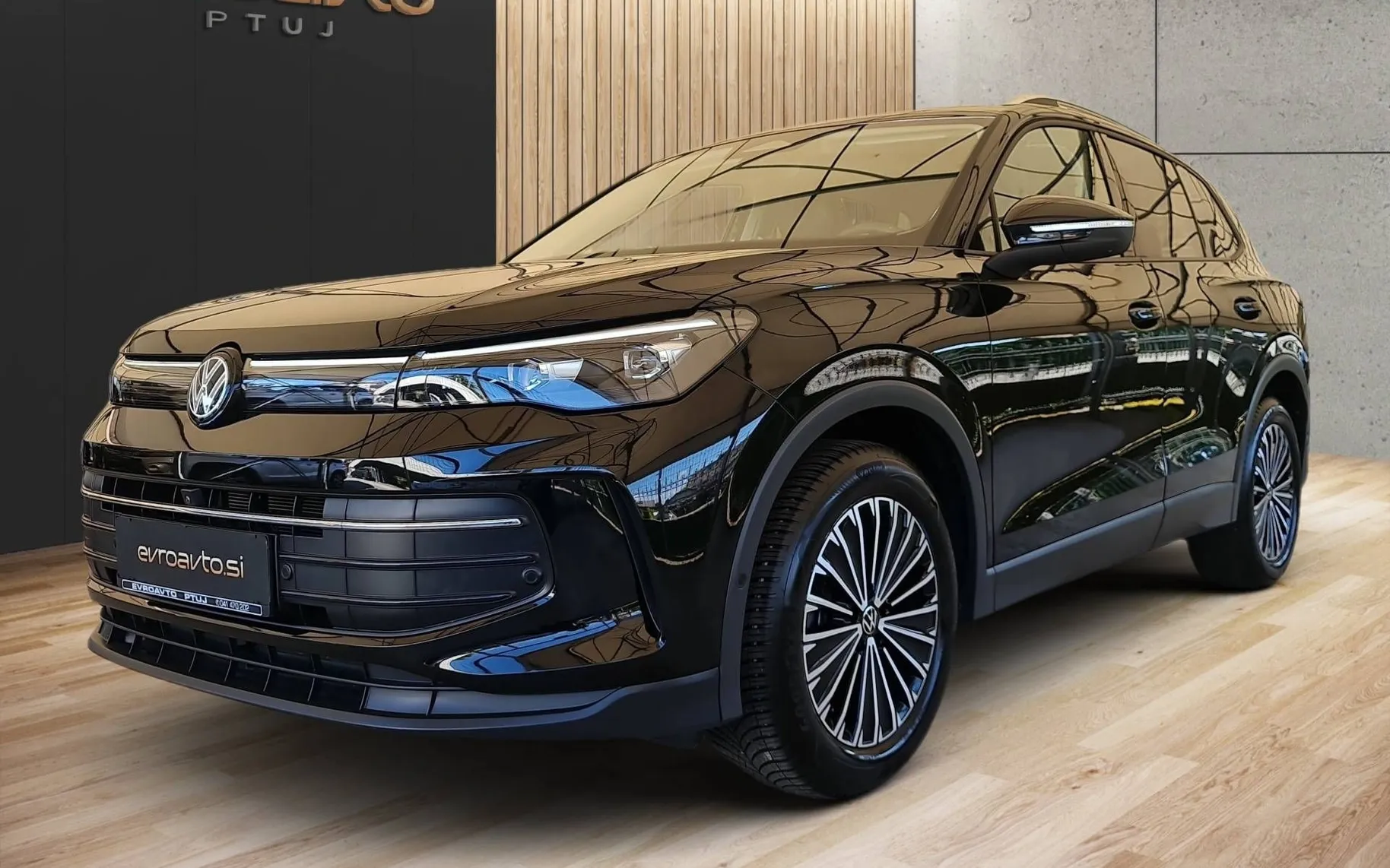 Zunanja slika - Volkswagen Tiguan - 1.5 eTSI BMT Life DSG 1 Lastnik-Tov.garancija - 1