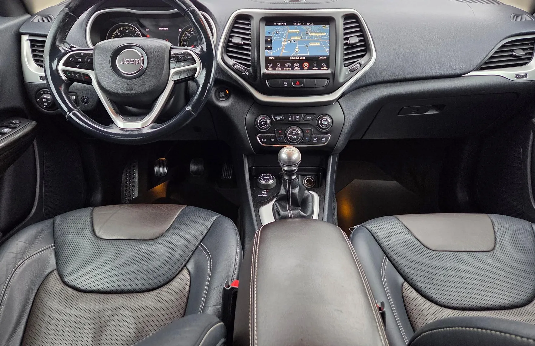Zunanja slika - Jeep Cherokee - 2.0D 4X4-BIXENON-LED-ALU KAMERA-PDC-USNJE-NAVI - 9