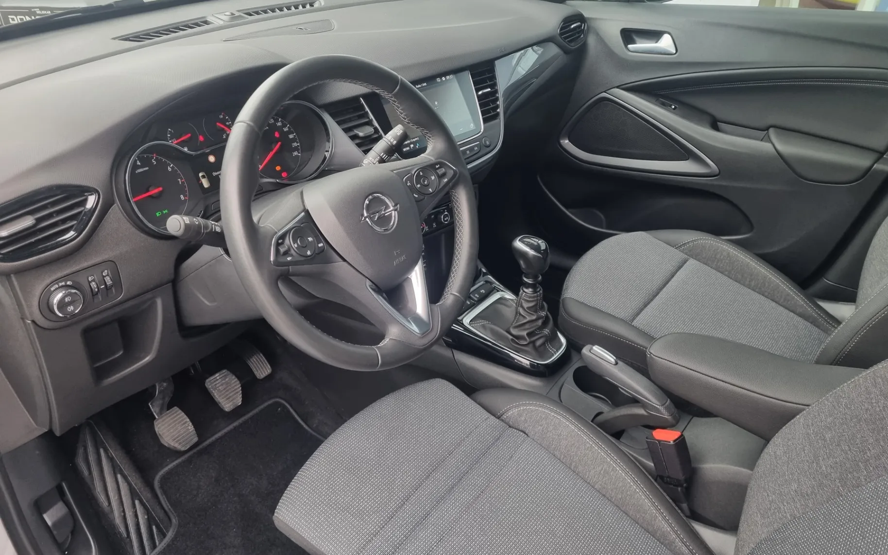 Zunanja slika - Opel Crossland X - 1.2 TURBO 81KW  ELEGANCE - SAMO 9.402 KM + AKCIJA - 8