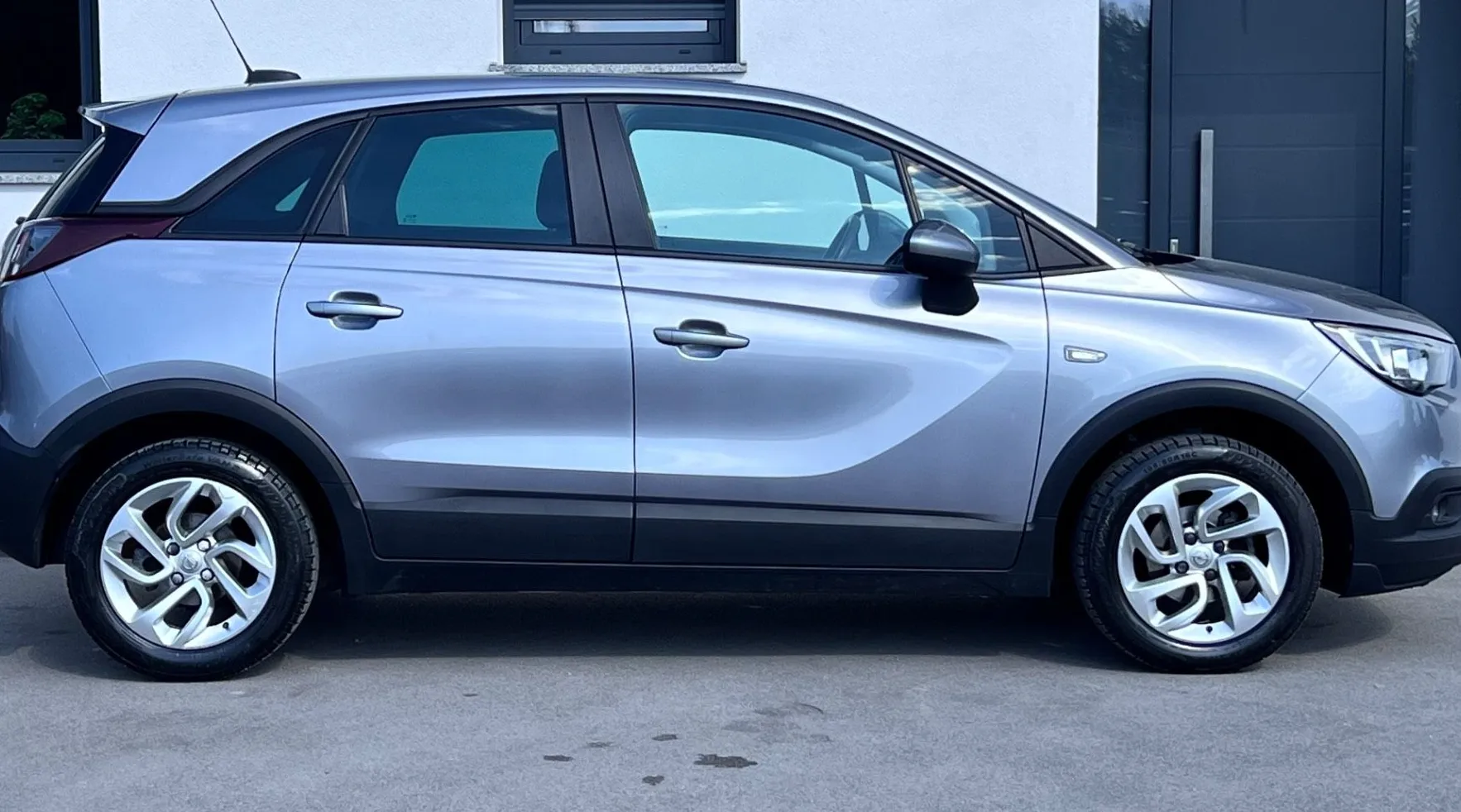 Zunanja slika - Opel Crossland X - 1.2 +SLO+1.LAST+DAB+PDC+ALU+TEMP... - 4