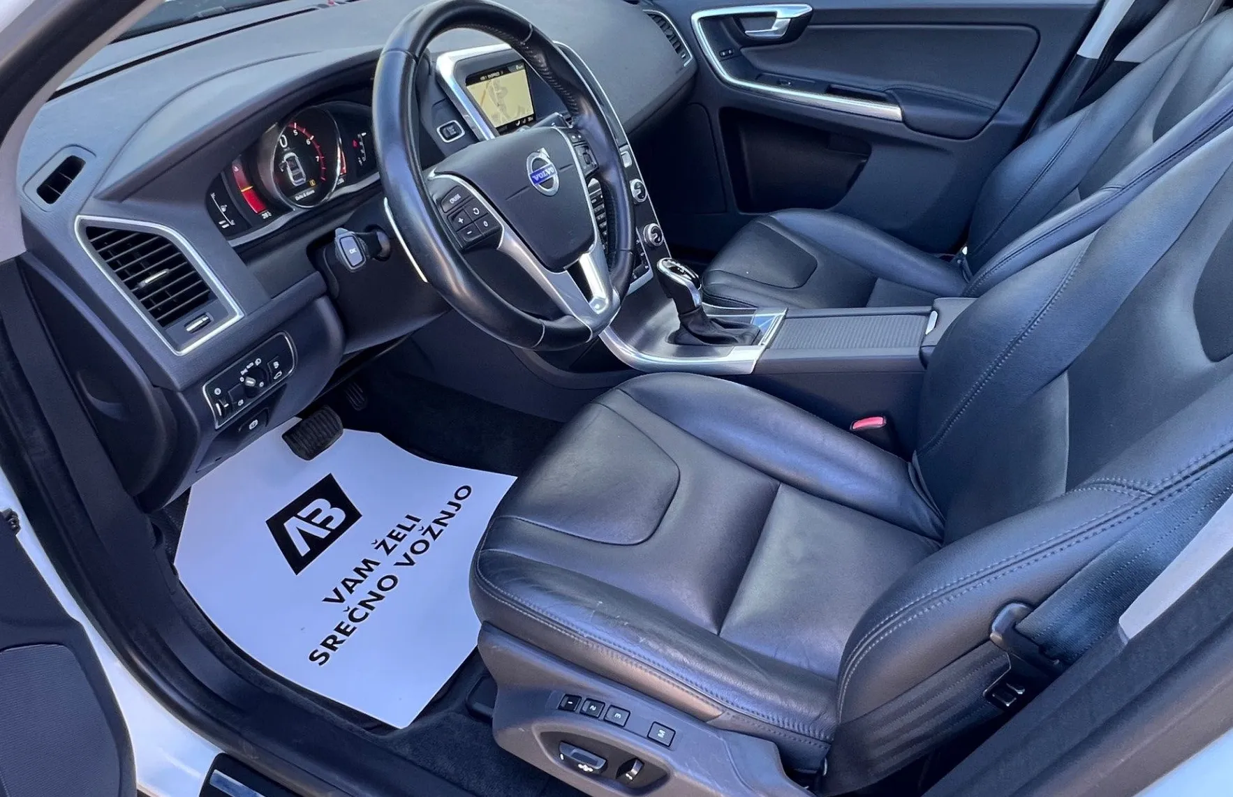 Zunanja slika - Volvo XC60 - T5 Summum Geartronic+1.LAST+NAVI+XENON - 10