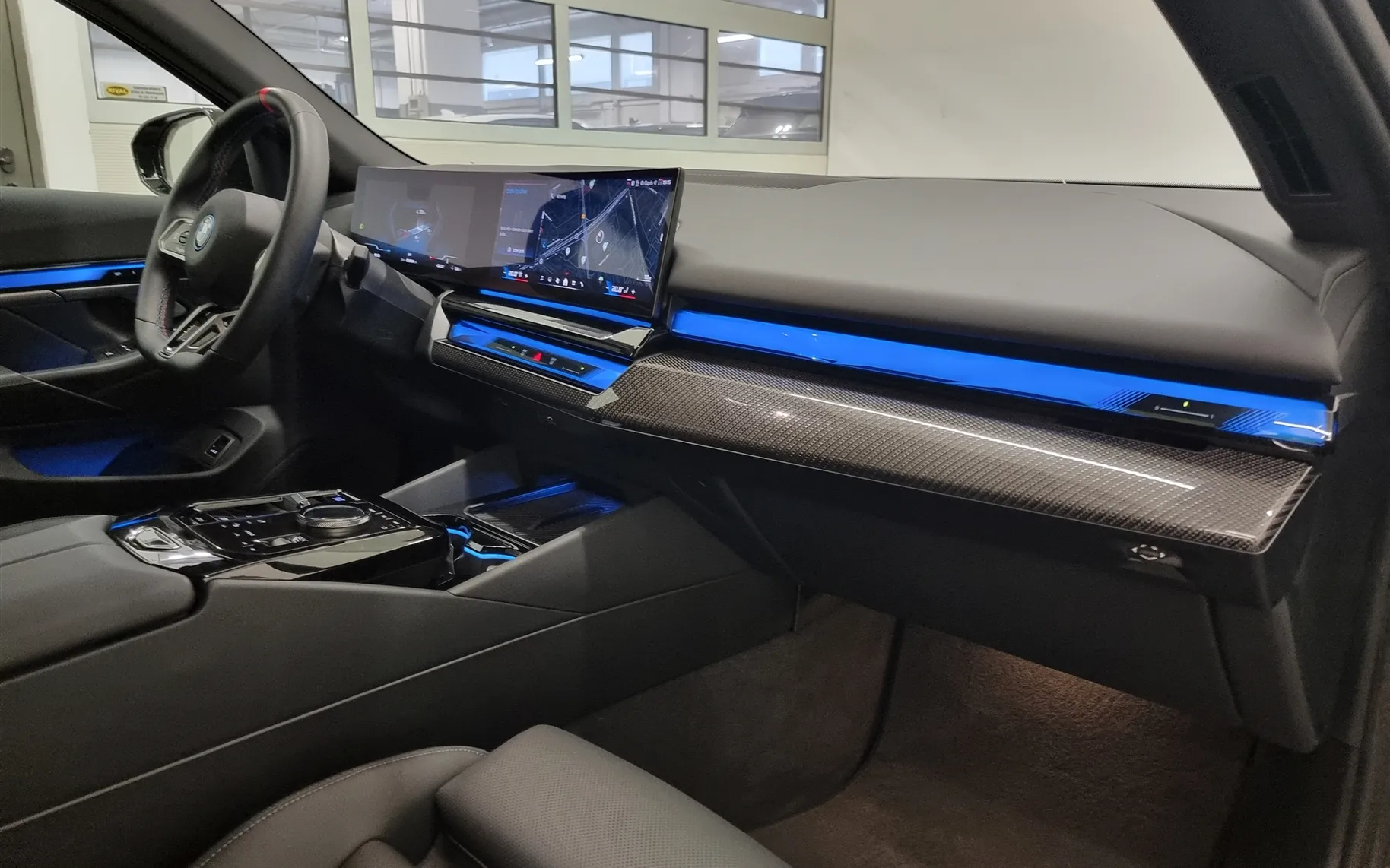Zunanja slika - BMW i5 - M60 xDrive Limuzina - 16