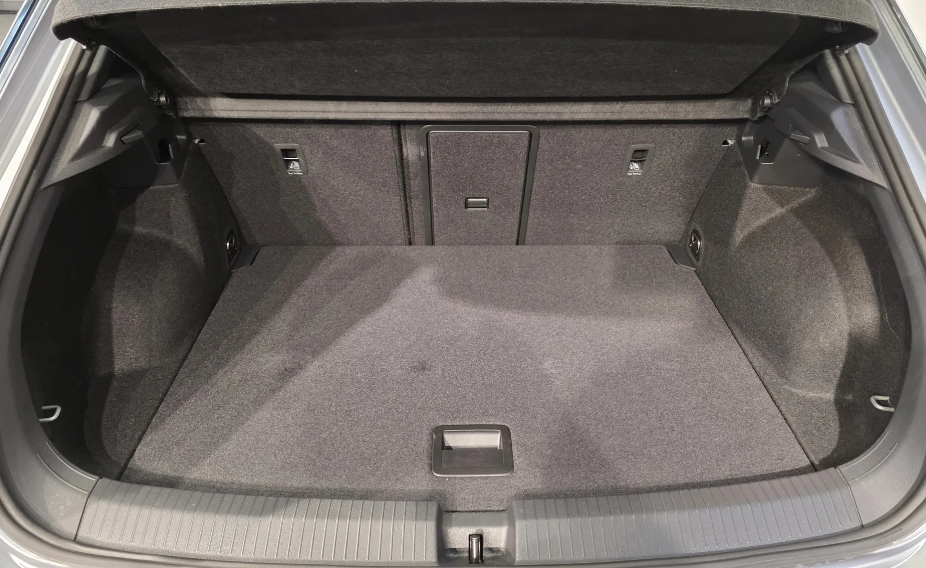 Zunanja slika - VW T-Roc - 1,5 TSI BMT R-Line DSG 1.LAST SLO VIRTUAL KAM iQLED - 19