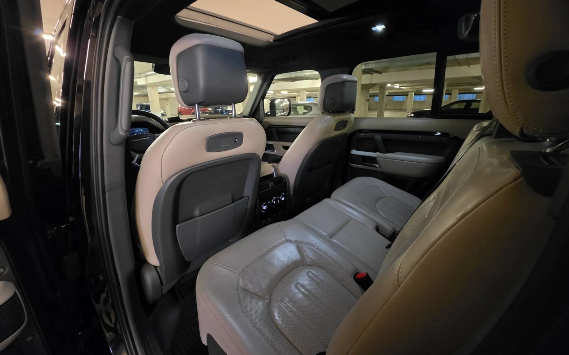 Notranja slika - Land Rover Defender - 90 3.0 D300 MHEV X-Dynamic SE Avt. MAX-OPREMA - 10