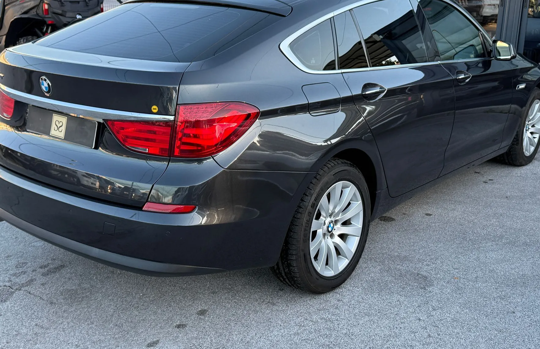 Zunanja slika - BMW serija 5 Gran Turismo: - 520d GT Avt BiXenon 18Col 4Cklima GRsed Na - 5