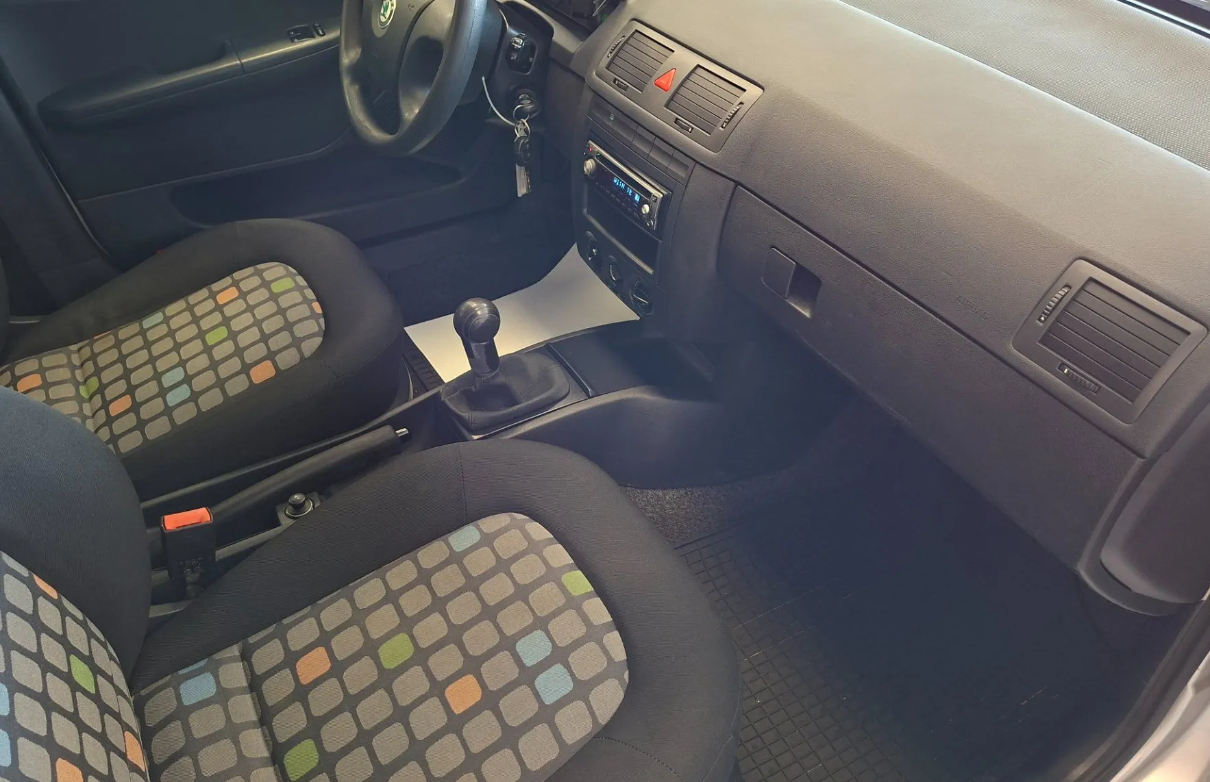 Zunanja slika - Škoda Fabia - Combi Ambiente 1.4 16V-ODLIČEN-HITRI KREDIT- - 9