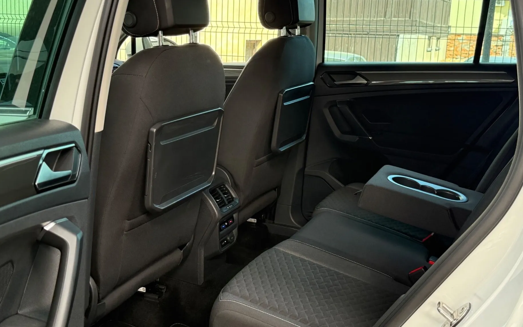 Notranja slika - VW Tiguan - 2.0 TDI-DSG-H LINE-145.000km-LIZING ZA TUJCE-ACC- - 11