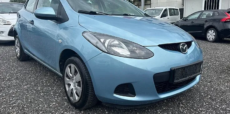 Zunanja slika - Mazda Mazda2 - 1.3i CE Plus - 2