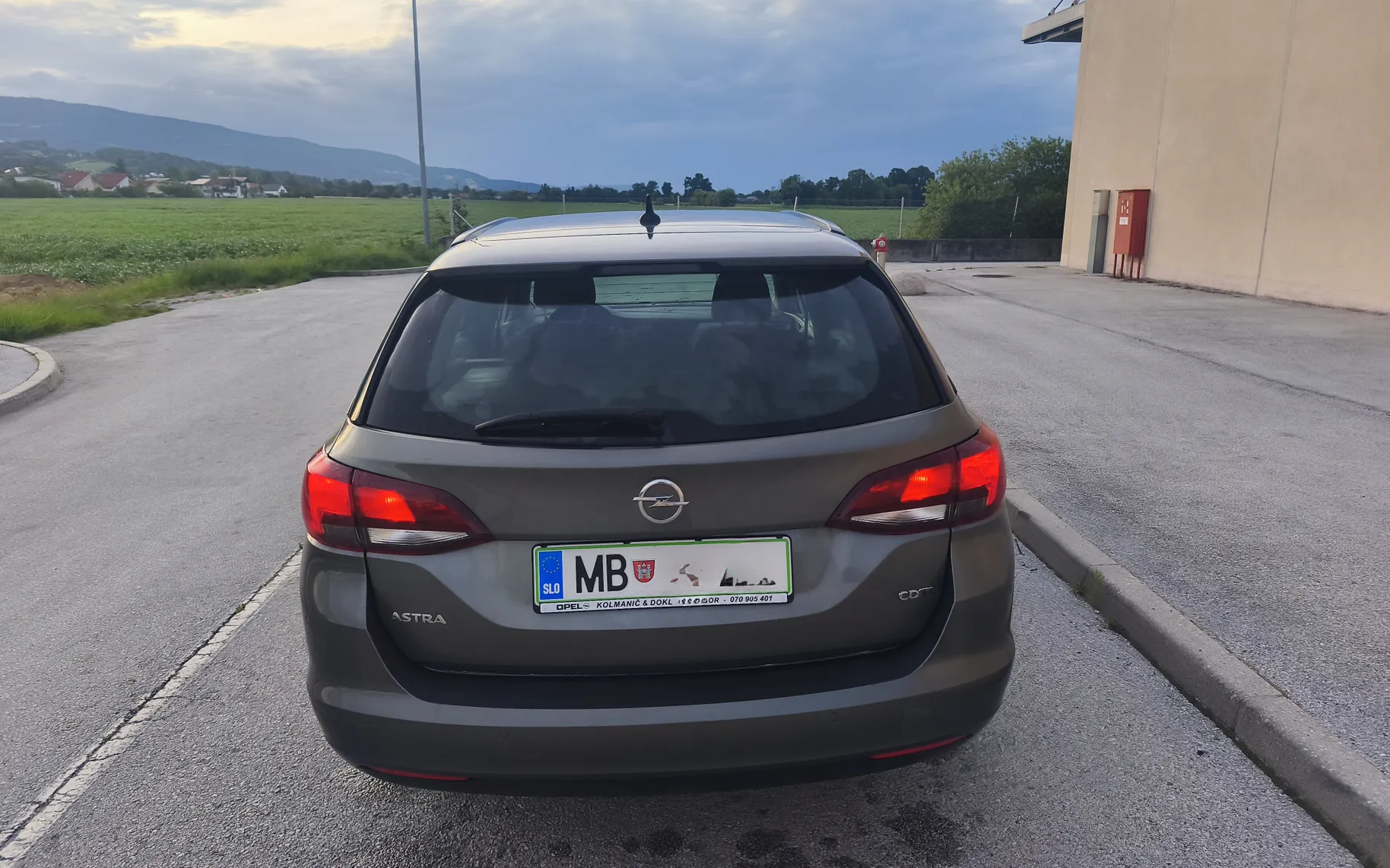 Zunanja slika - Opel Astra - 1,6 CDTI Enjoy - 4