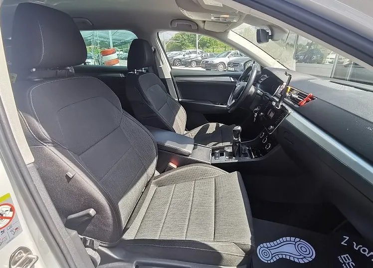 Zunanja slika - Škoda Superb - 2.0 TDI Style Combi110 kW XENON-ALU19-NAVI-VIRTUAL - 10