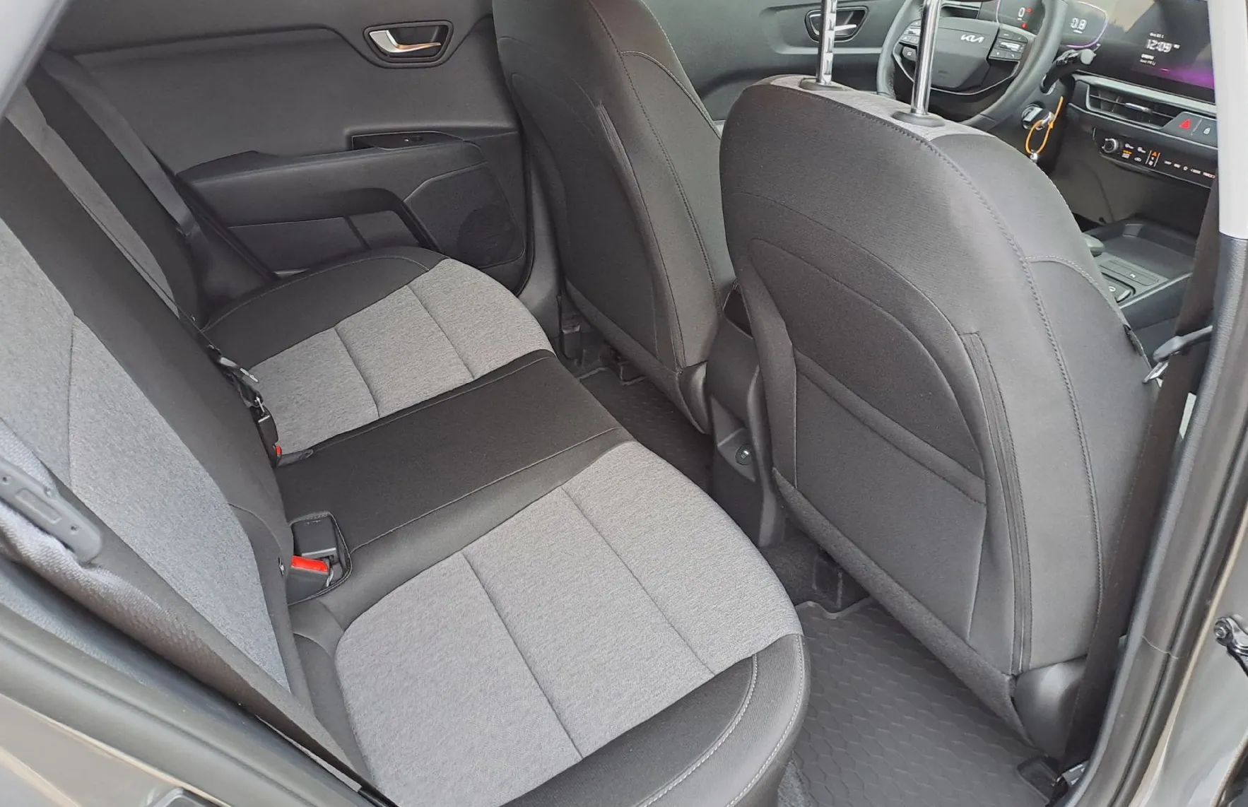 Zunanja slika - KIA Stonic - 1.0 T-GDi 73.6 kW  100 KM  EX Pulse DCT - 8
