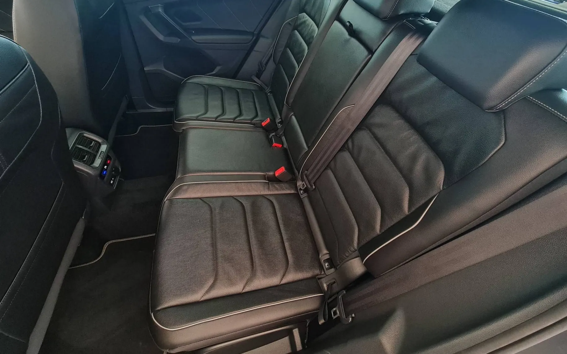 Notranja slika - Volkswagen Tiguan - 1.5 TSI  R-Line DSG•Bogata dodatna oprema... - 15