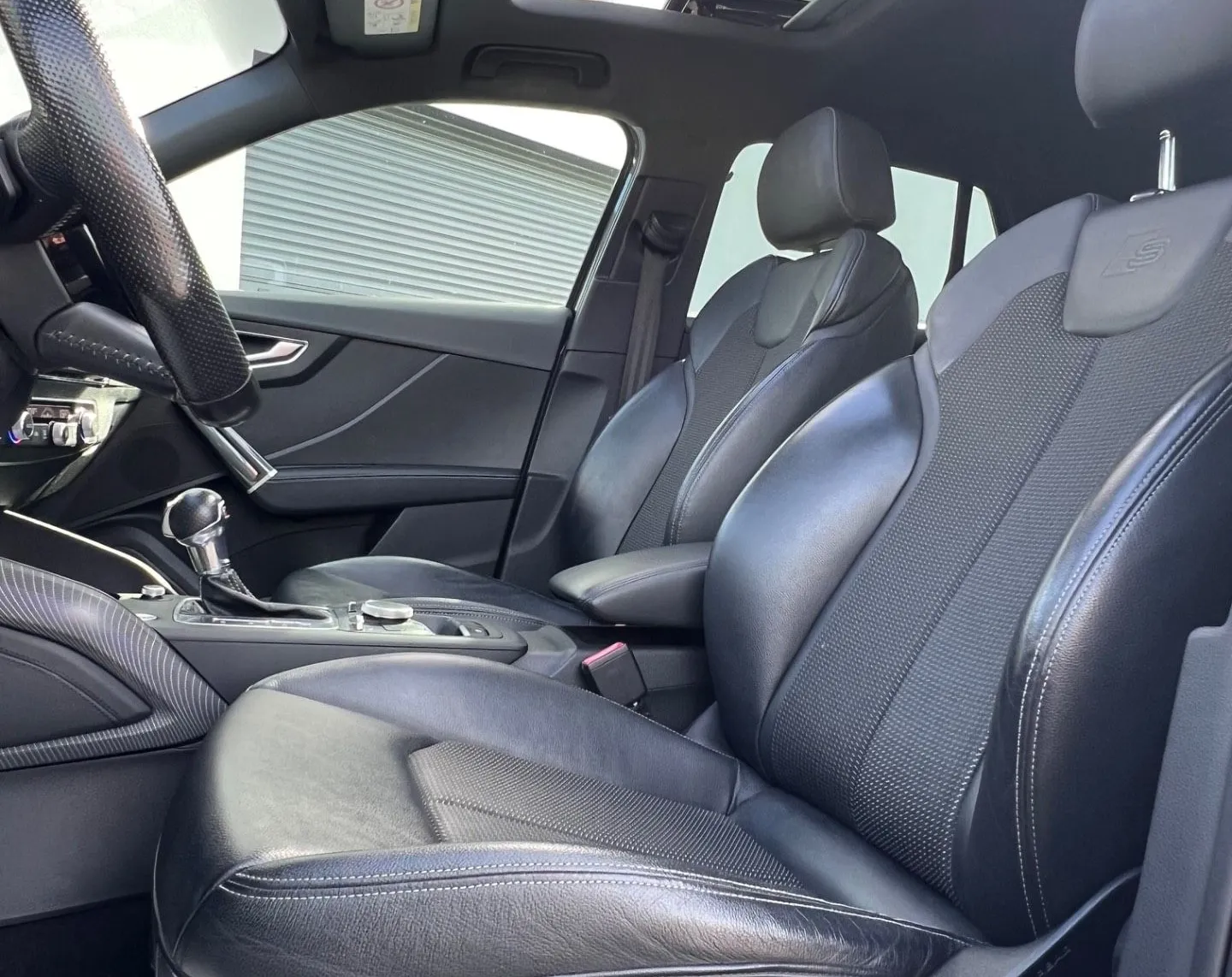 Notranja slika - Audi Q2 - 1.4 TFSI+Sport+S tronic+BQO+PANORAMA+S LINE+F1 - 9