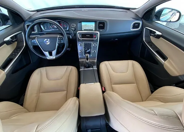 Zunanja slika - Volvo S60 - D2 Summum + WiFi + Navi  + Xenon - 4
