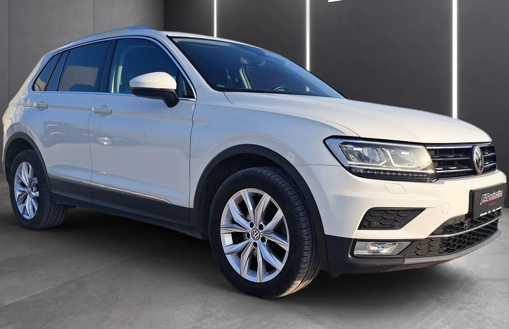 Zunanja slika - VW Tiguan - 2.0 TDI SCR 4MOT. DSG Highline - 2