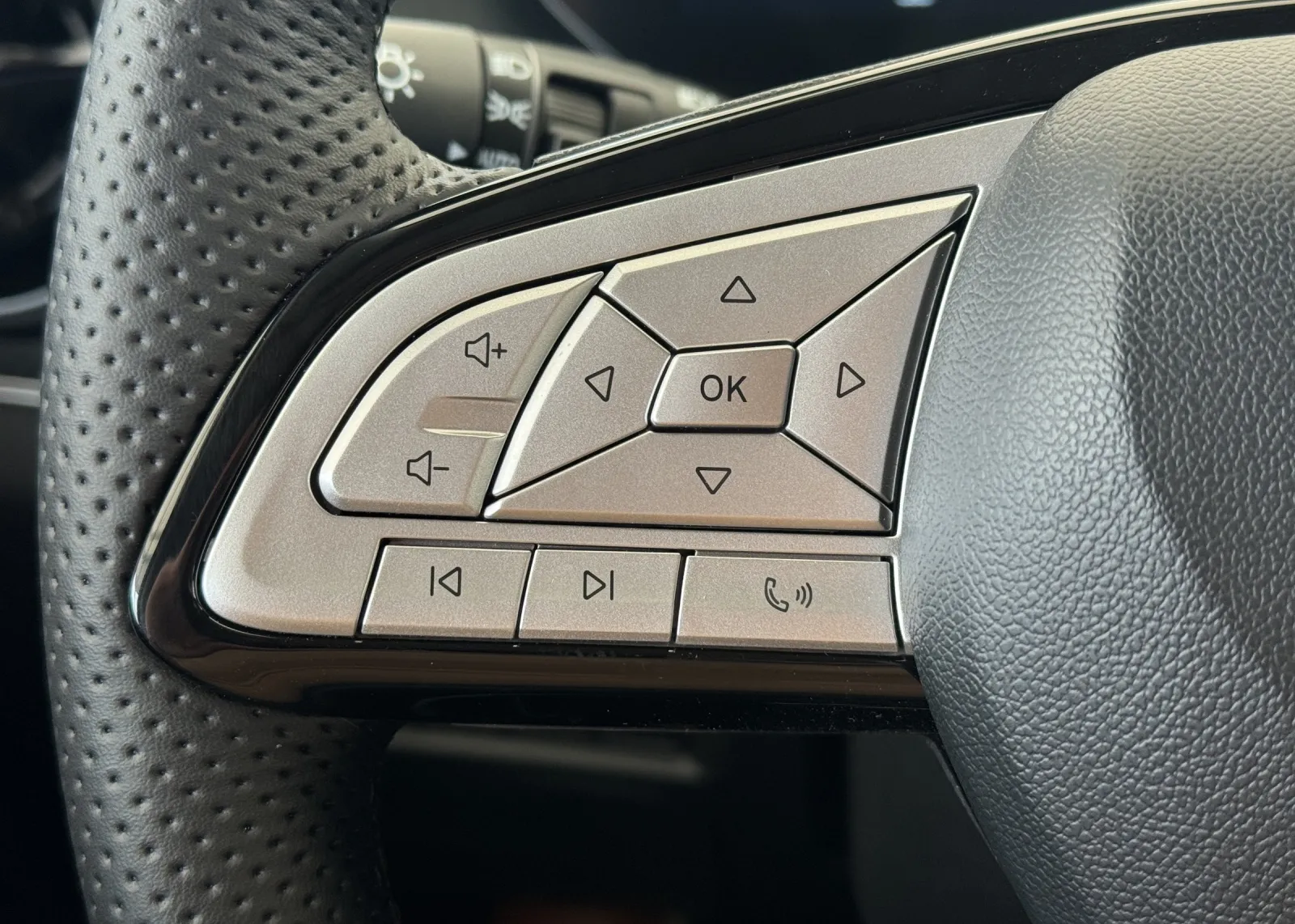 Zunanja slika - Forthing Forthing T5 EVO - T5 Evo 1.5T EXCLUSIVE ADAS +PANORAMA+KAMERA+MRTVI KOT+DAB - 14