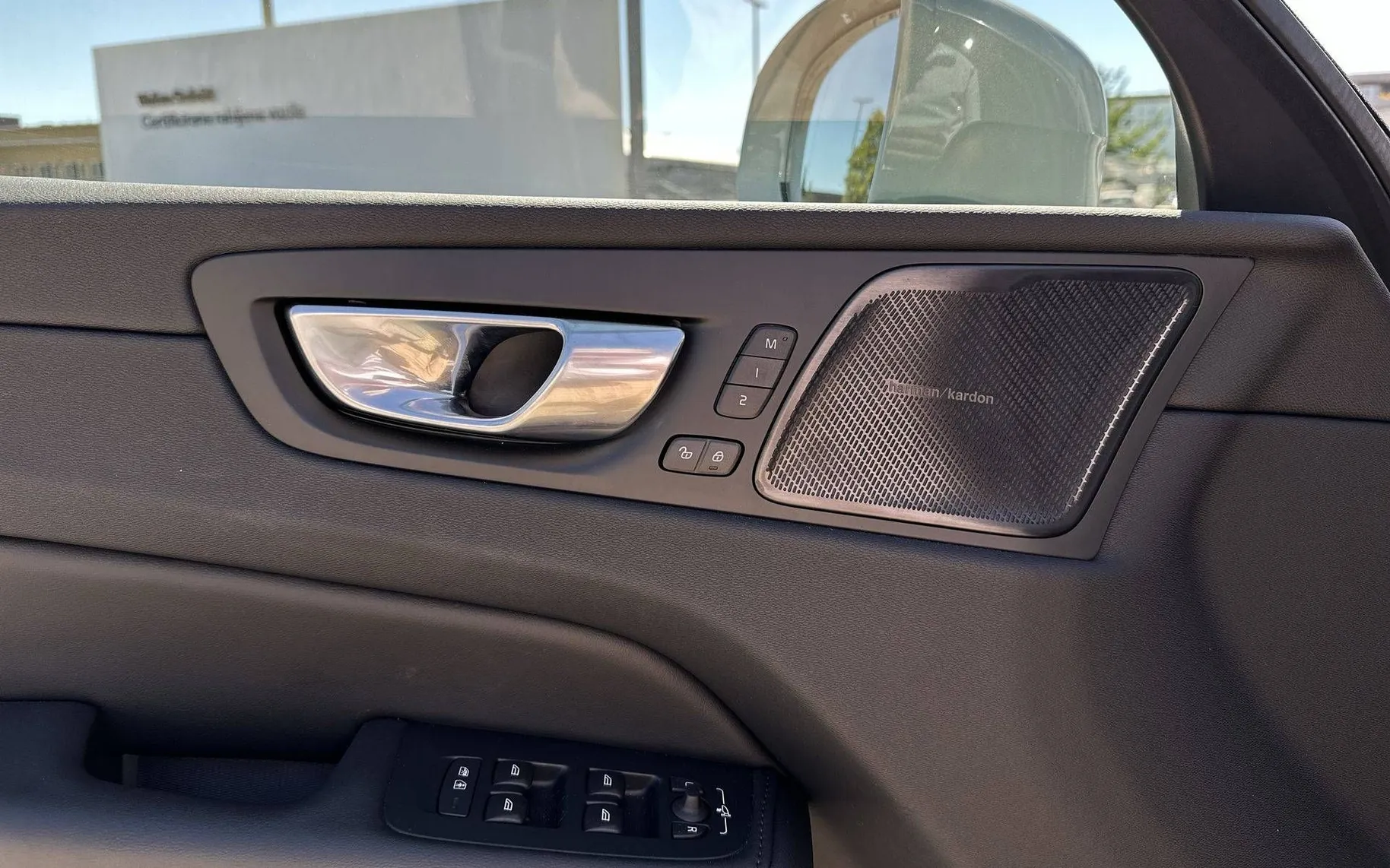 Notranja slika - Volvo XC60 - B5P AWD Core Avt. KAMERA. LED. ACC. BLISS - 13