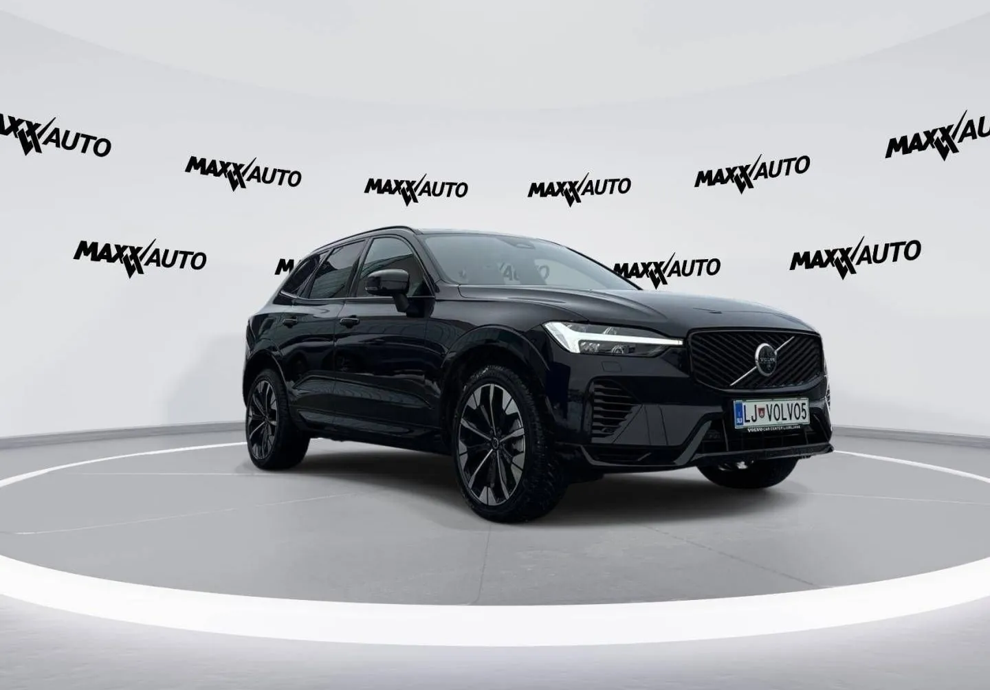 Zunanja slika - Volvo XC60 - T6 AWD Plug-in hybrid Electric   Petrol Plus Dark - 3