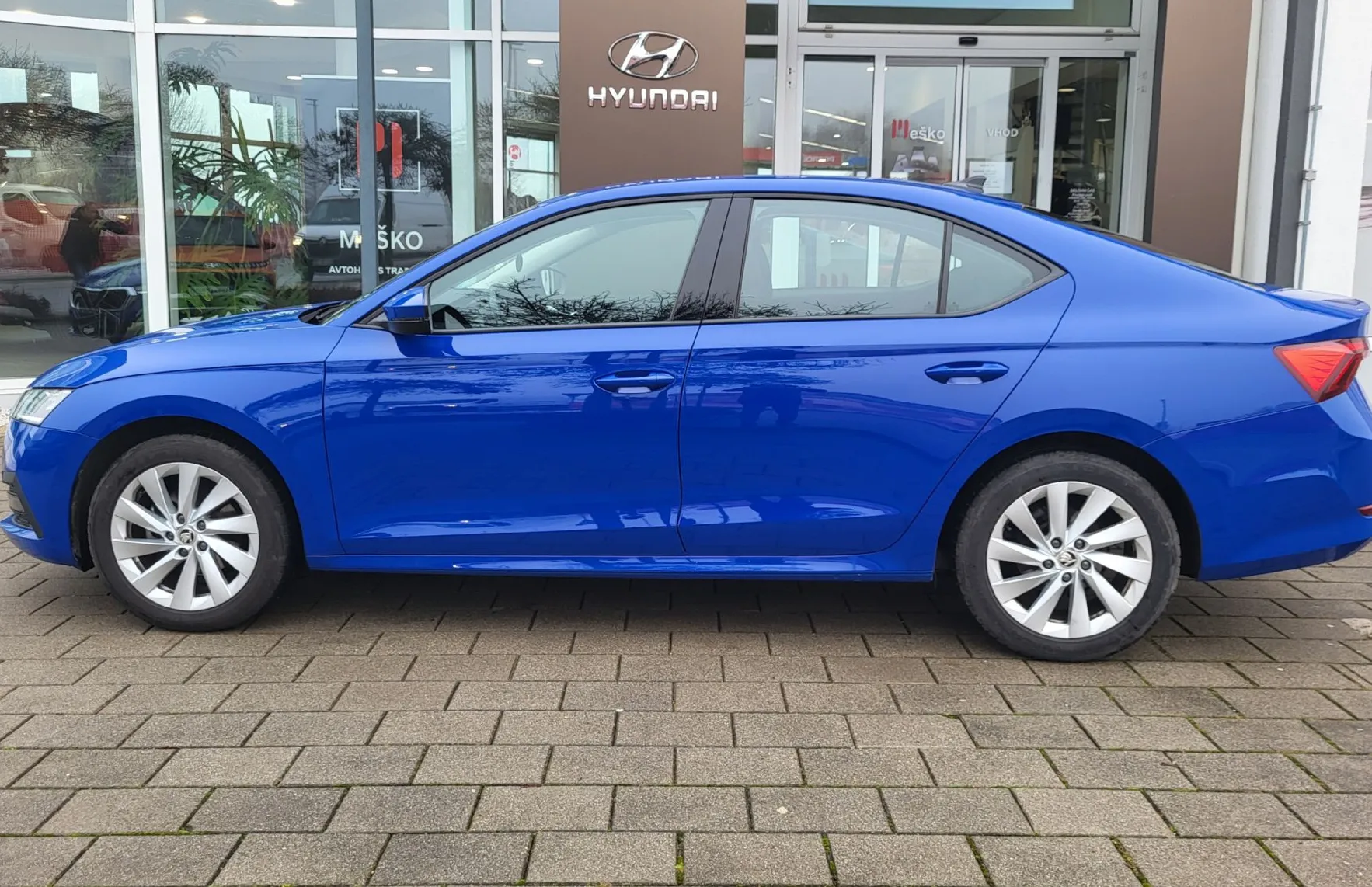 Zunanja slika - Škoda Octavia - 1.0 TSI slo-1 last-tov.gar-alu-pdc-el.paket-acc-.. - 3