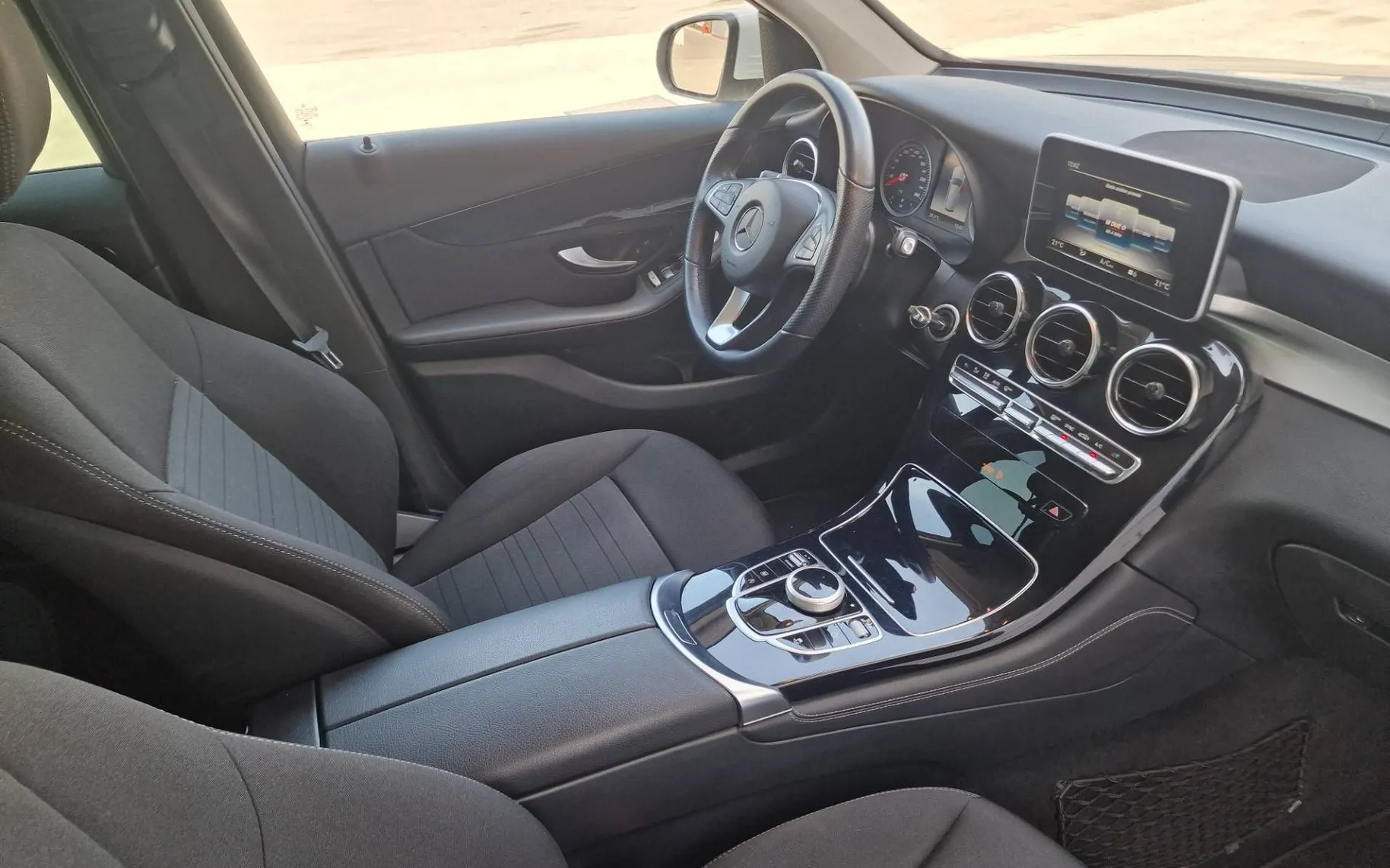 Notranja slika - Mercedes-Benz GLC-Razred - 220 d 4MATIC POLOG 2000... - 7