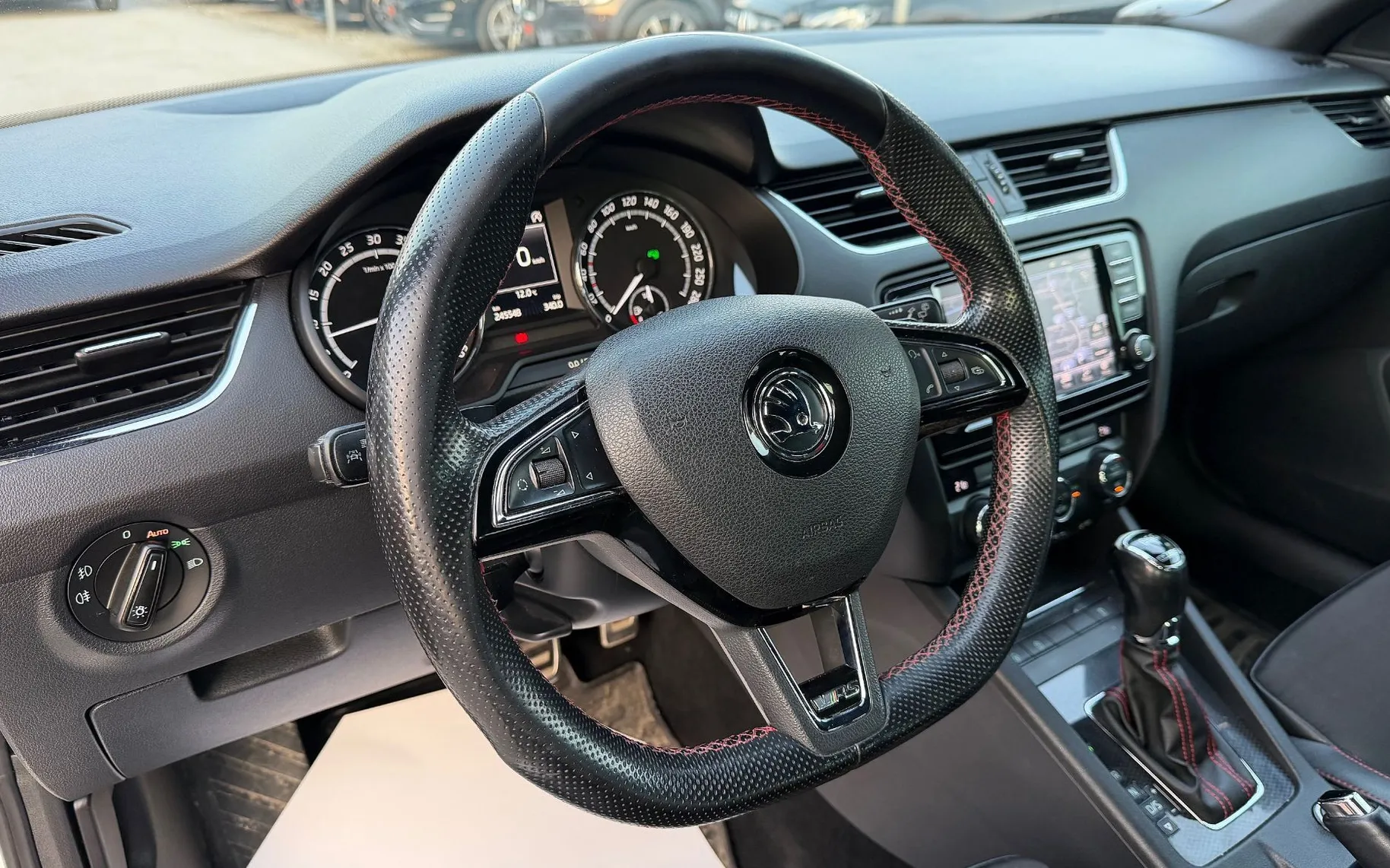 Zunanja slika - Škoda Octavia - 2.0 TDI RS AUT. ACC LED XENON F1 NAVI ALU 19 - 16
