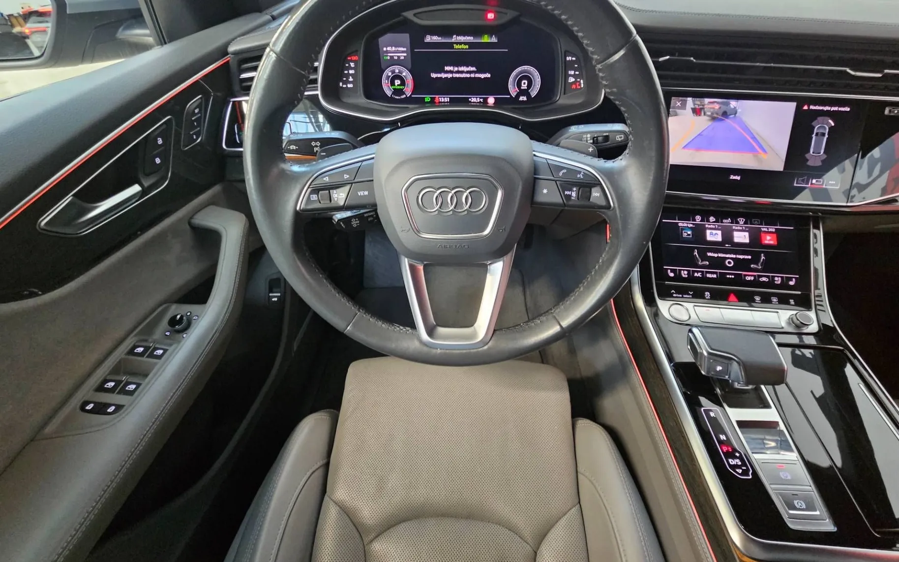 Notranja slika - Audi Q8 - Quattro 50 TDI Tiptronic - 9