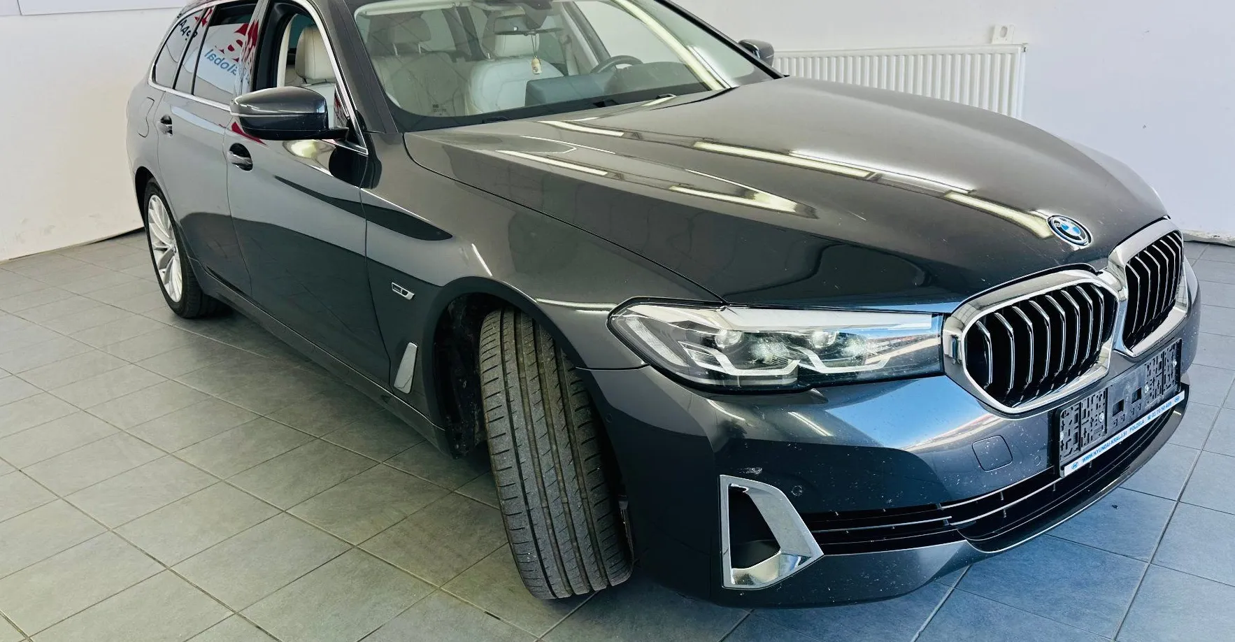 Zunanja slika - BMW Serija 5 - Touring: 530e xDrive Touring Avt.KAMERA.LED.USNJE.NAVI.T - 1