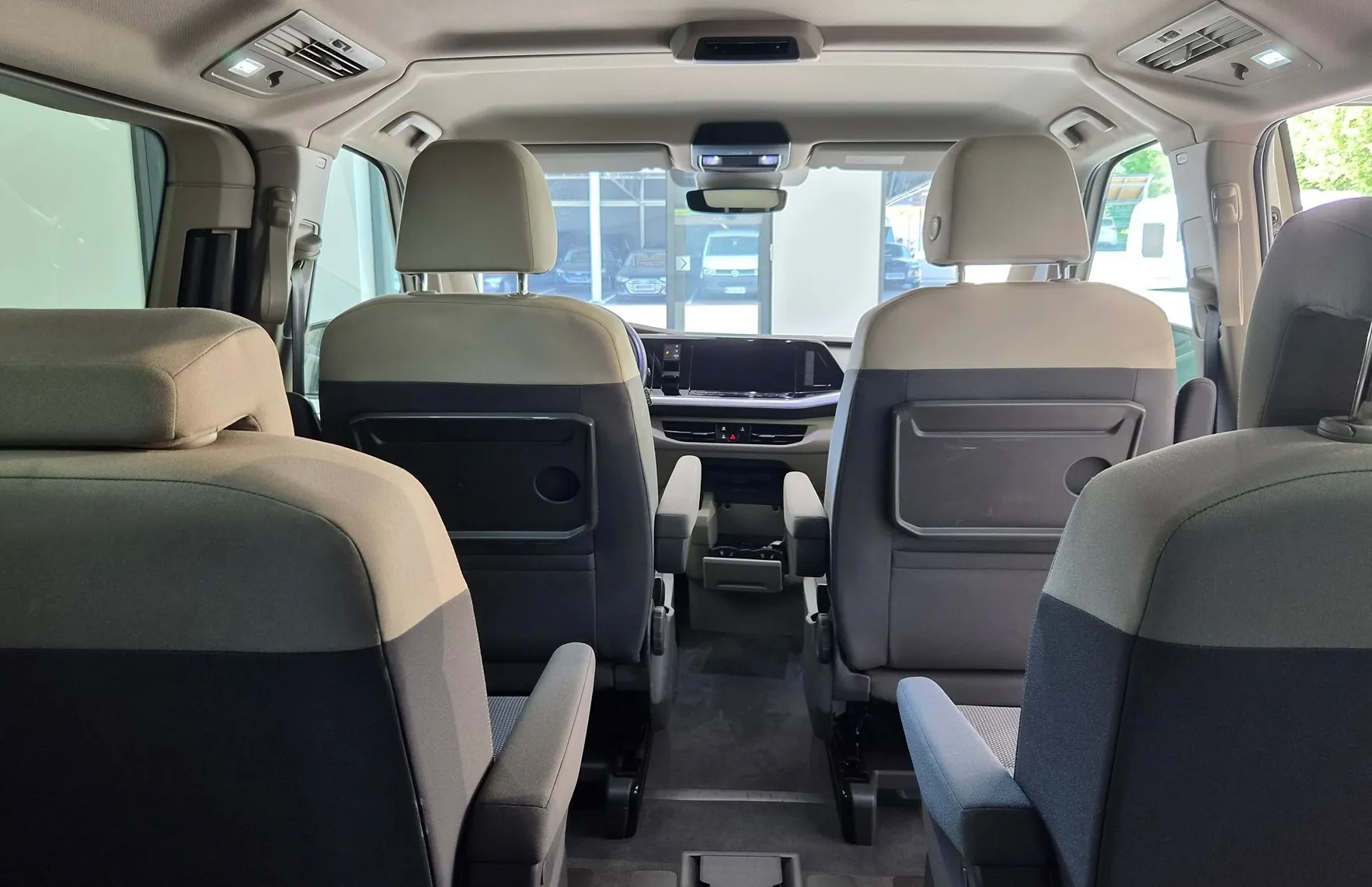 Zunanja slika - VW Multivan - T7 2.0 TDI REZERVIRANO|LED|ACC|MRTVI KOT|VIRTUAL - 12