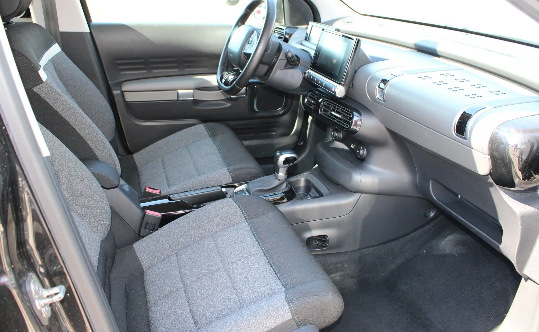 Zunanja slika - Citroën C4 Cactus - 1.2 PureTech 110 Shine Avt._ALU_NAVI_PDC_KAMERA - 13