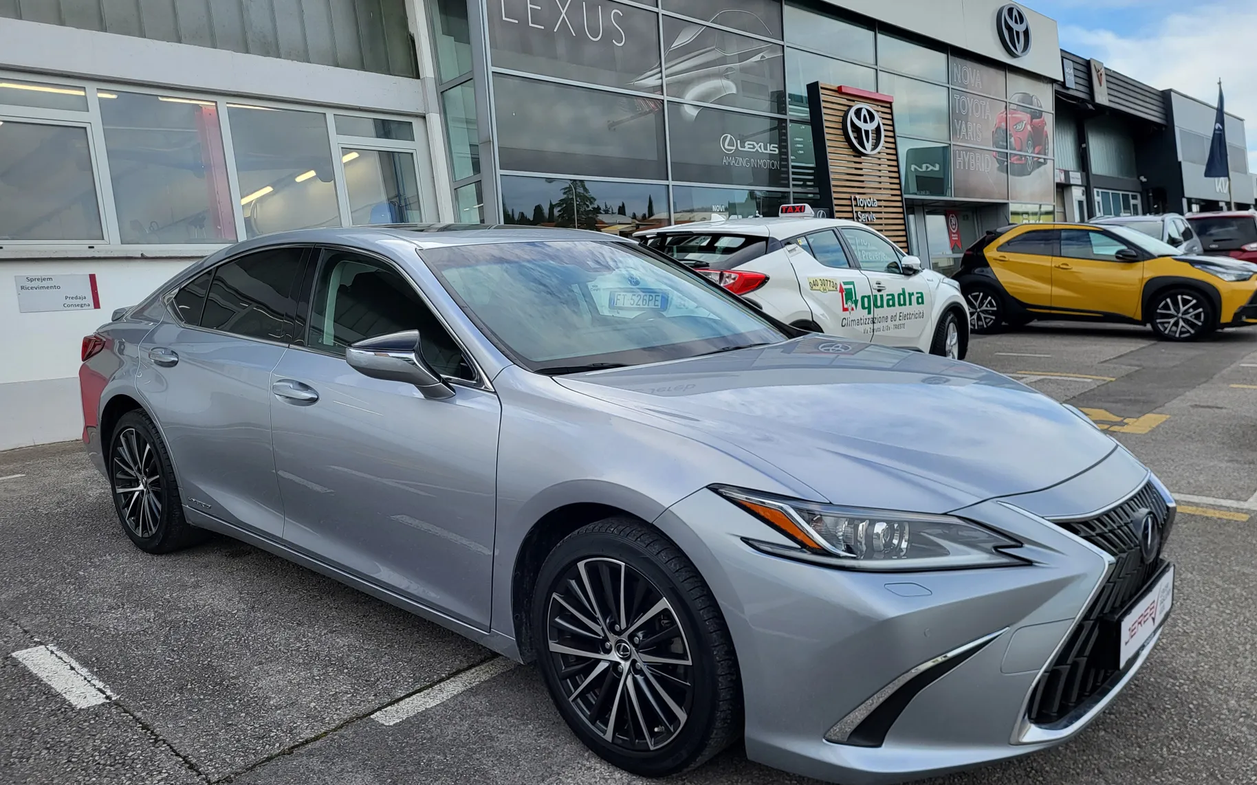 Zunanja slika - Lexus ES - 300h 2.5 Executive - 1