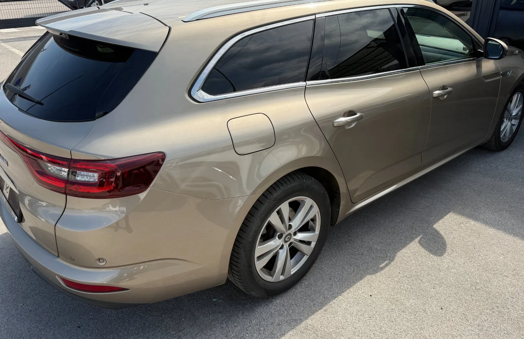 Zunanja slika - Renault Talisman - dCi 110 FullLED-Masaža-NAVI-Kamera-BOSE-Ambient-BE - 5