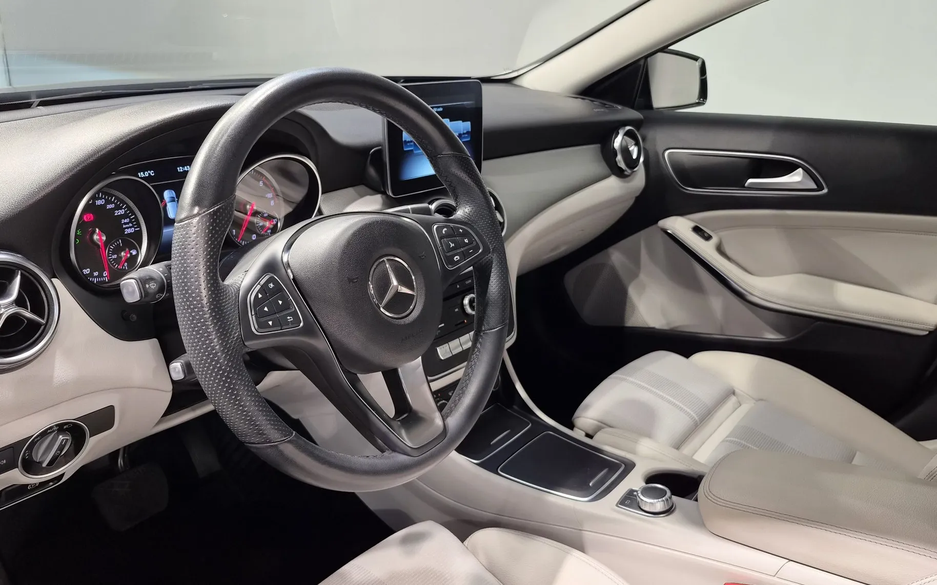 Zunanja slika - Mercedes-Benz GLA-Razred - GLA 200 d Avt.URBAN 1.LAST SLO TEMP KAM KEYLESS - 6