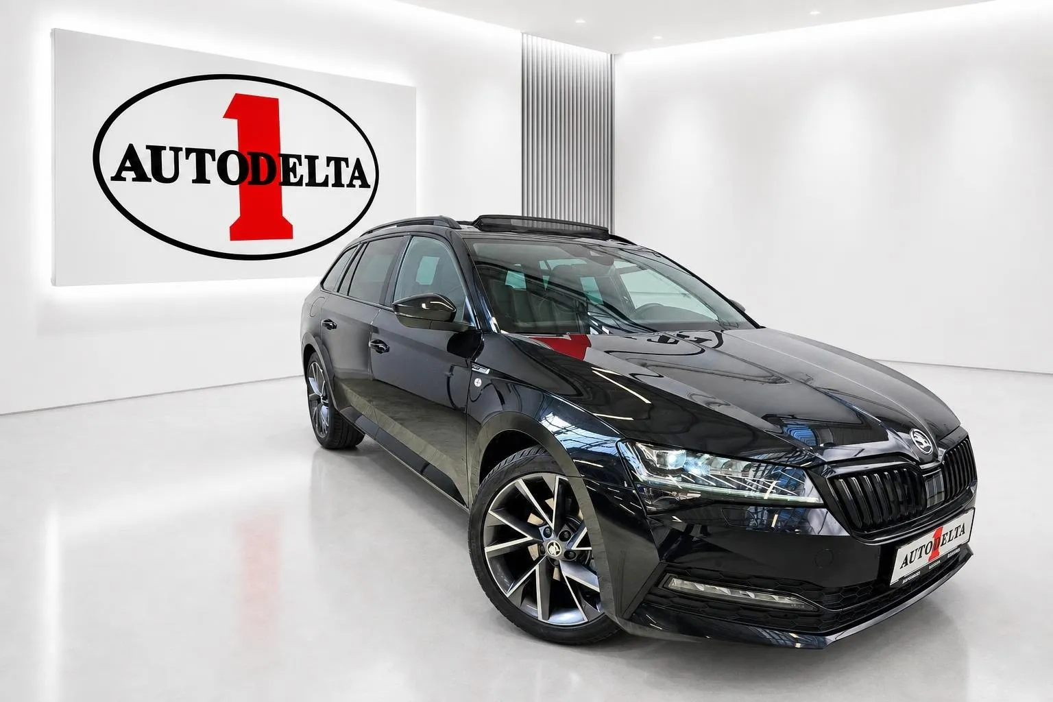 Zunanja slika - Škoda Superb - 2.0 TDI Sportline Combi DSG 147 kW - 3