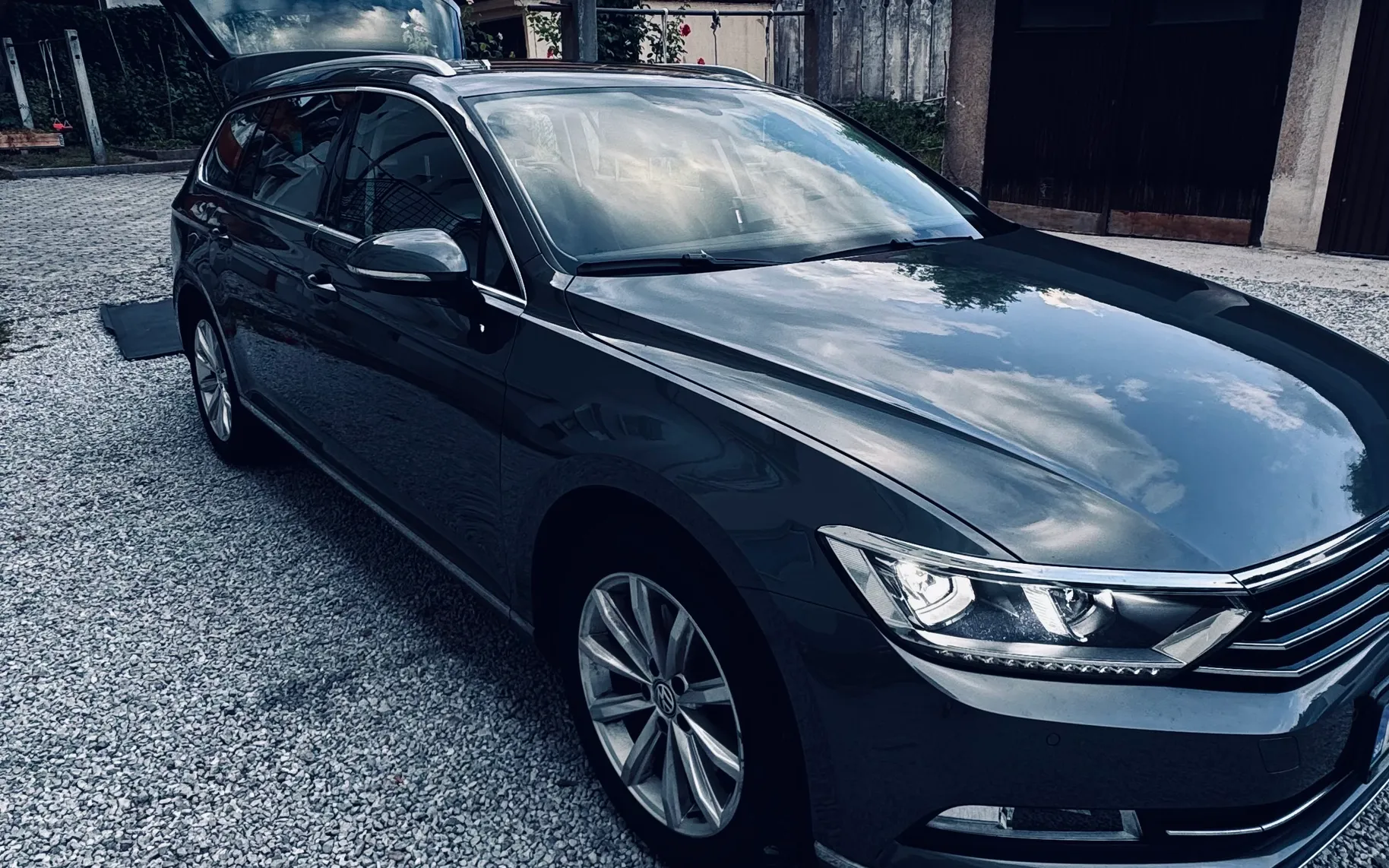 Zunanja slika - Volkswagen Passat - |  Variant 2.0 | TDI Highline | ACC | 138.000 km | 2. last - 5