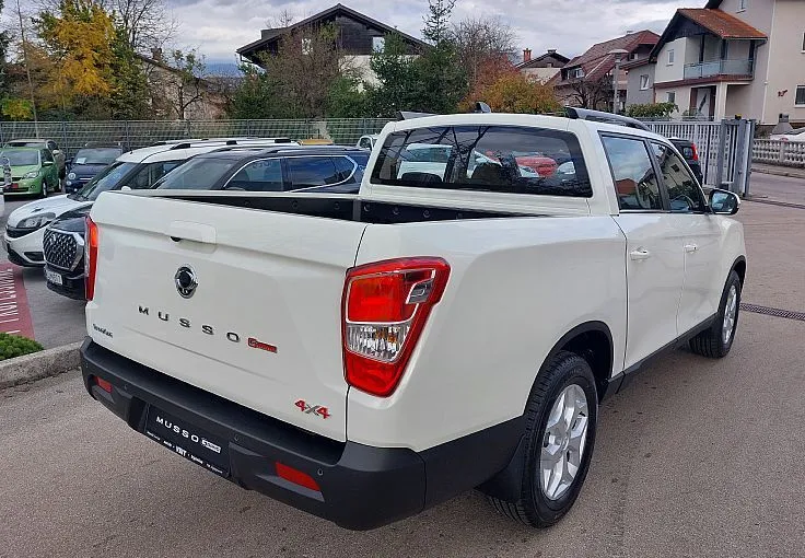 Zunanja slika - KG Mobility Musso - 2.2 XDi ULTIMATE 4x4 A T VEČ BARV - 4