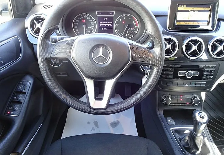Zunanja slika - Mercedes-Benz B-Razred - B 180 BlueEFFICIENCY FINANCIRANJE BREZ POLOGA - 8