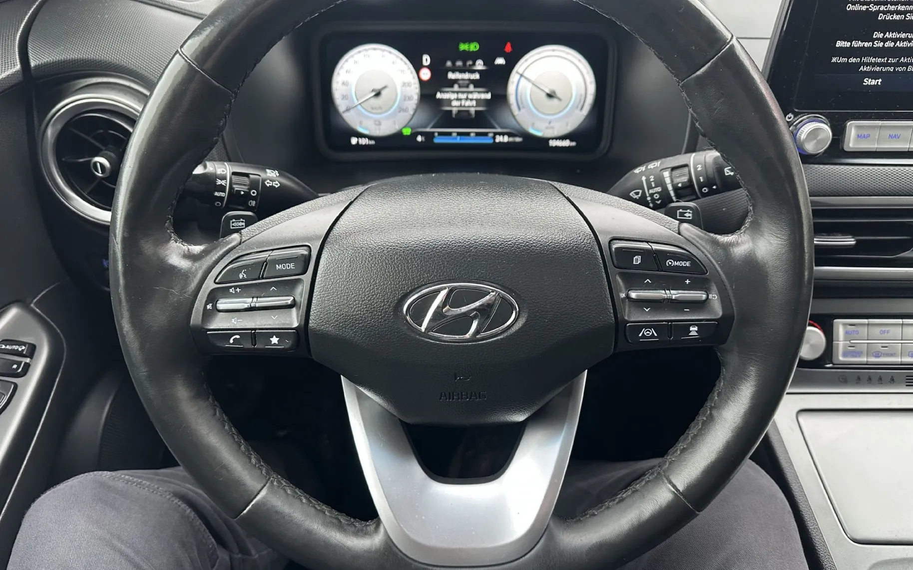 Notranja slika - Hyundai Kona - 64 KWh Style+4ALU.LED.KAMERA.NAVI.ACC.KLJUKA.TOP - 7