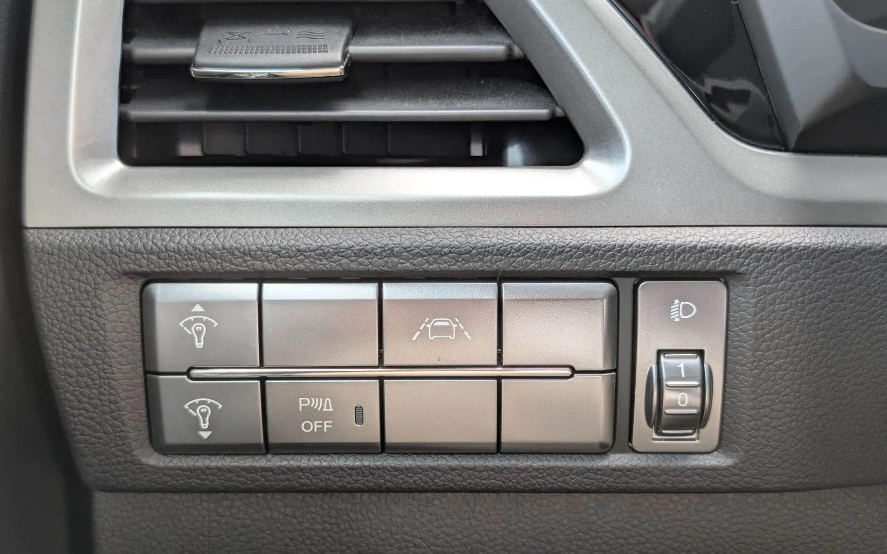 Zunanja slika - SsangYong Korando - 4x4 1.5 T-GDI Exclusive - 8