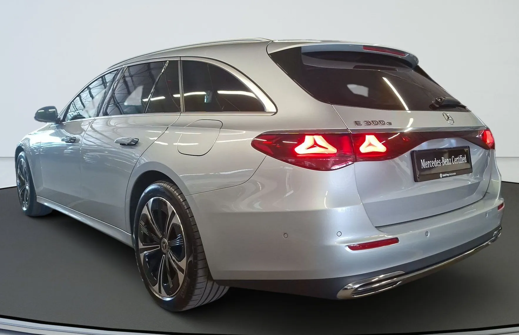 Zunanja slika - Mercedes-Benz E-Razred - E 300 e T Avantgarde Avt. - 4