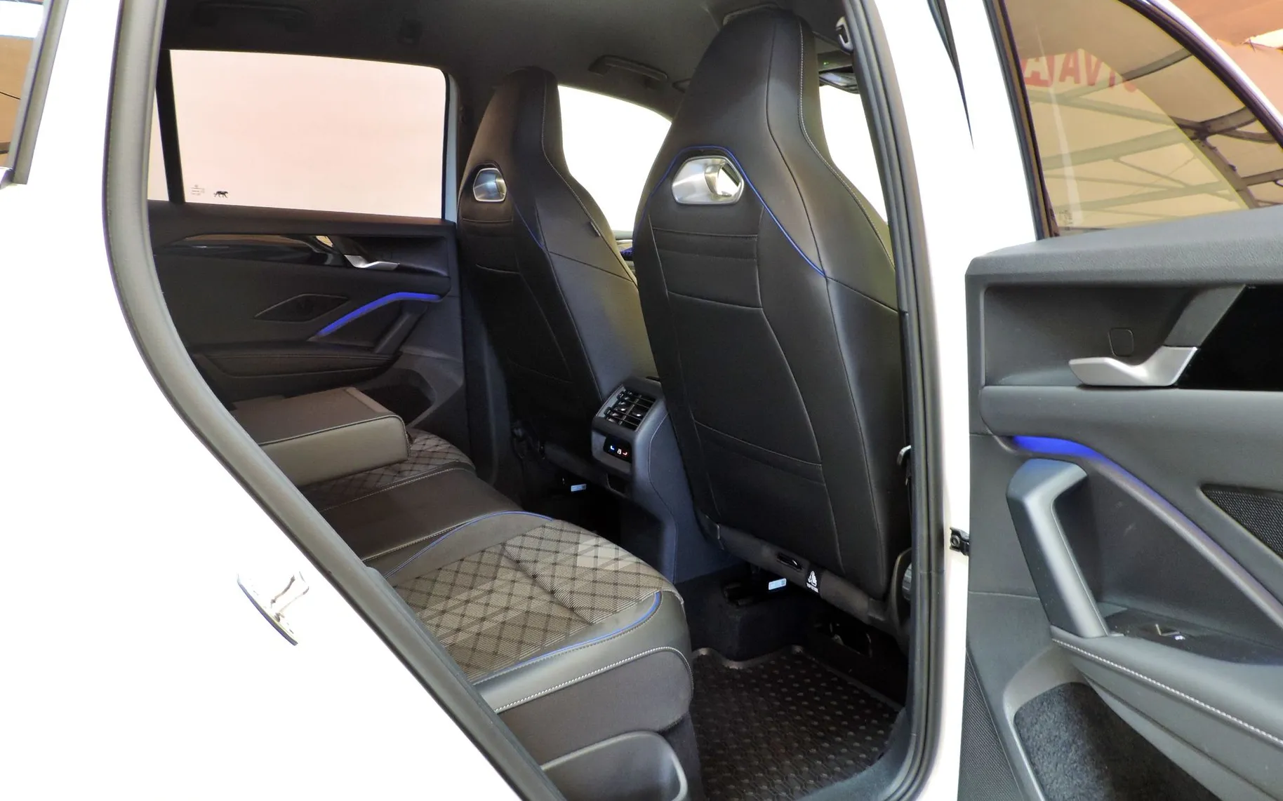 Zunanja slika - Volkswagen Tiguan - 1.5 eTSI BMT R-Line DSG - 10