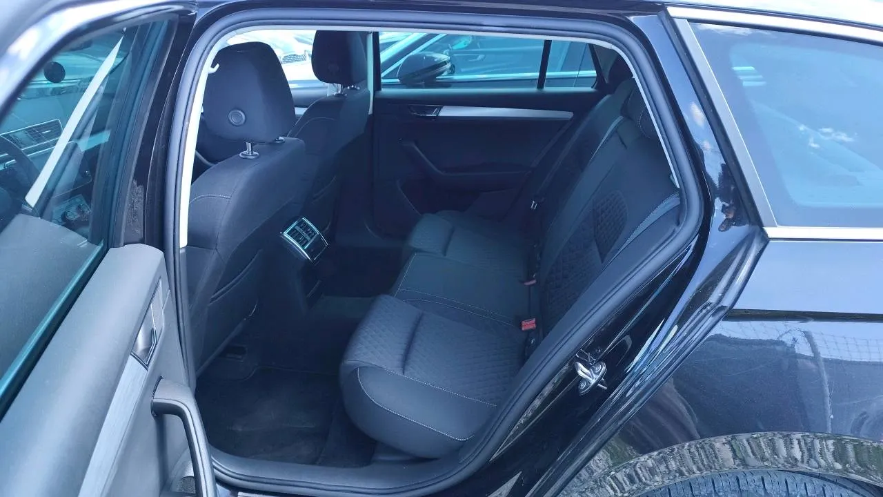 Notranja slika - Škoda Superb - 2.0 TDI - 9