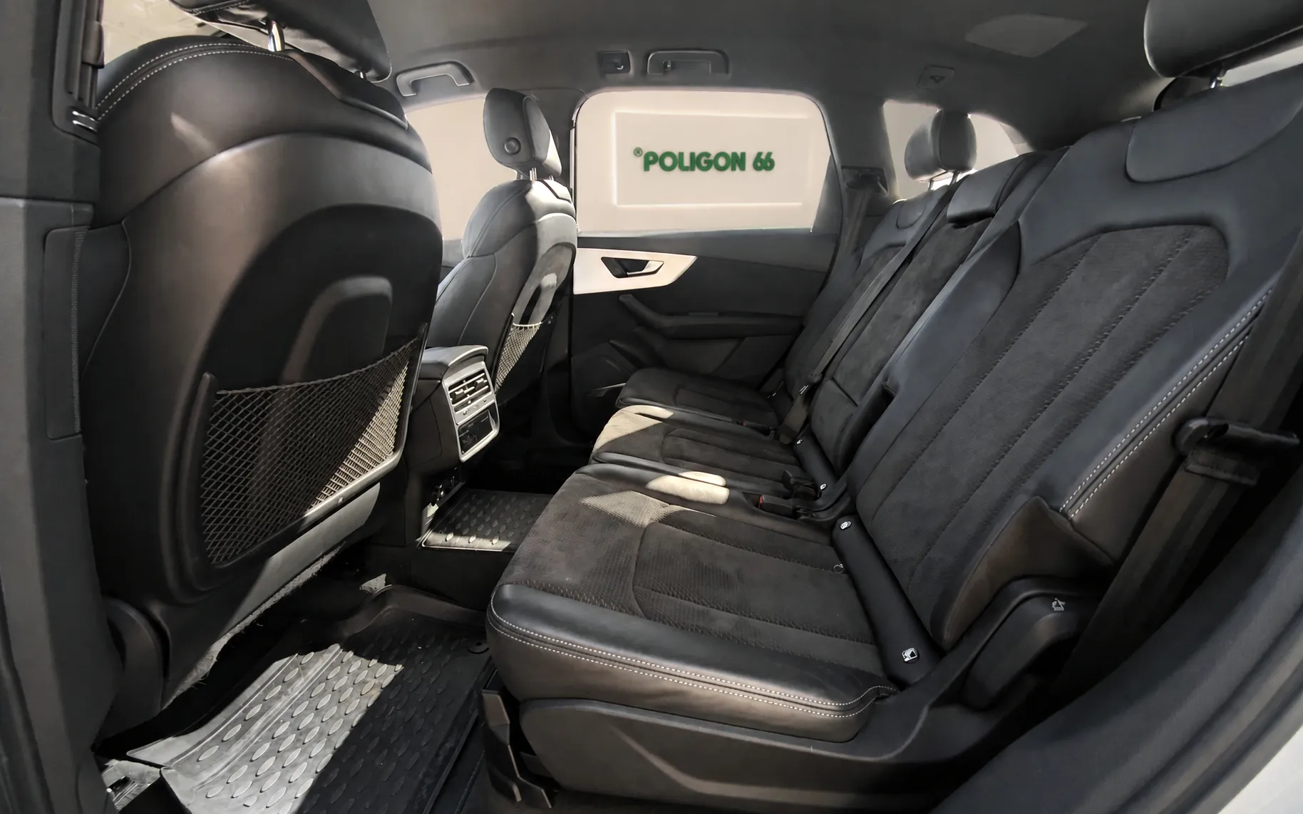 Notranja slika - Audi Q7 - quattro 50 TDI S line-SAMO 80.252 KM-1 LASTNIK - 12