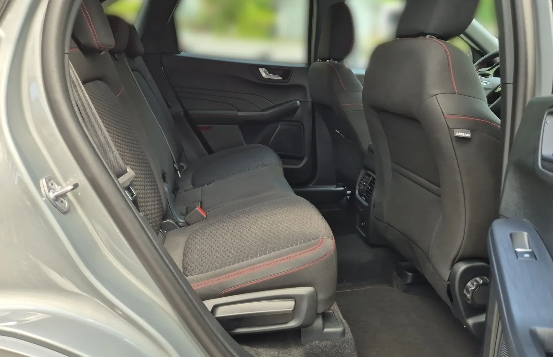 Zunanja slika - Ford Kuga - ST-LINE 1.5 EcoBoost 186KM A8-NA ZALOGI-AKCIJA - 14