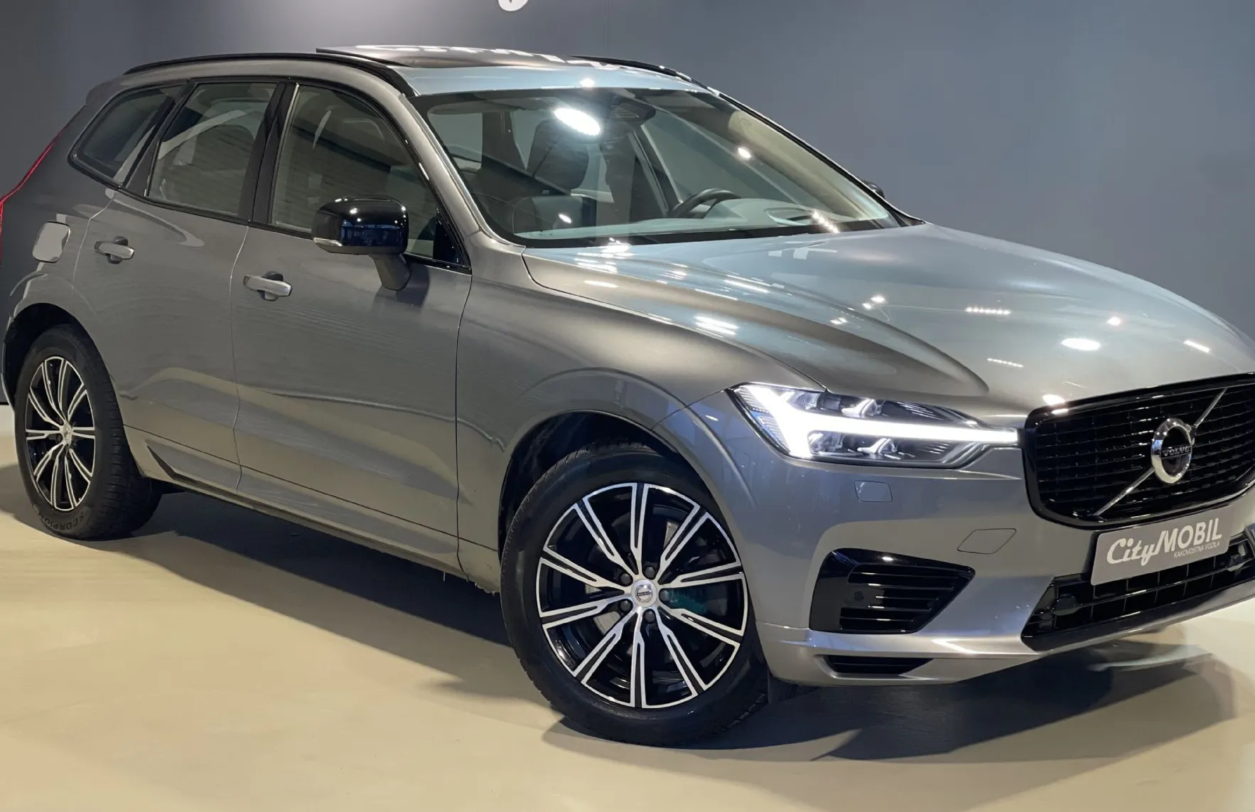 Zunanja slika - Volvo XC60 - T8-R DESIGN-PANO-NAVI-ZRAČNO-RADAR-360KAMERA-LED - 3