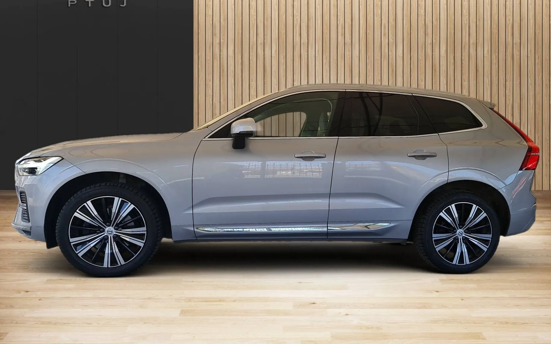 Notranja slika - Volvo XC60 - B4  Plus Bright AWD•Redno vzdrževan•Alu. 20 - 8