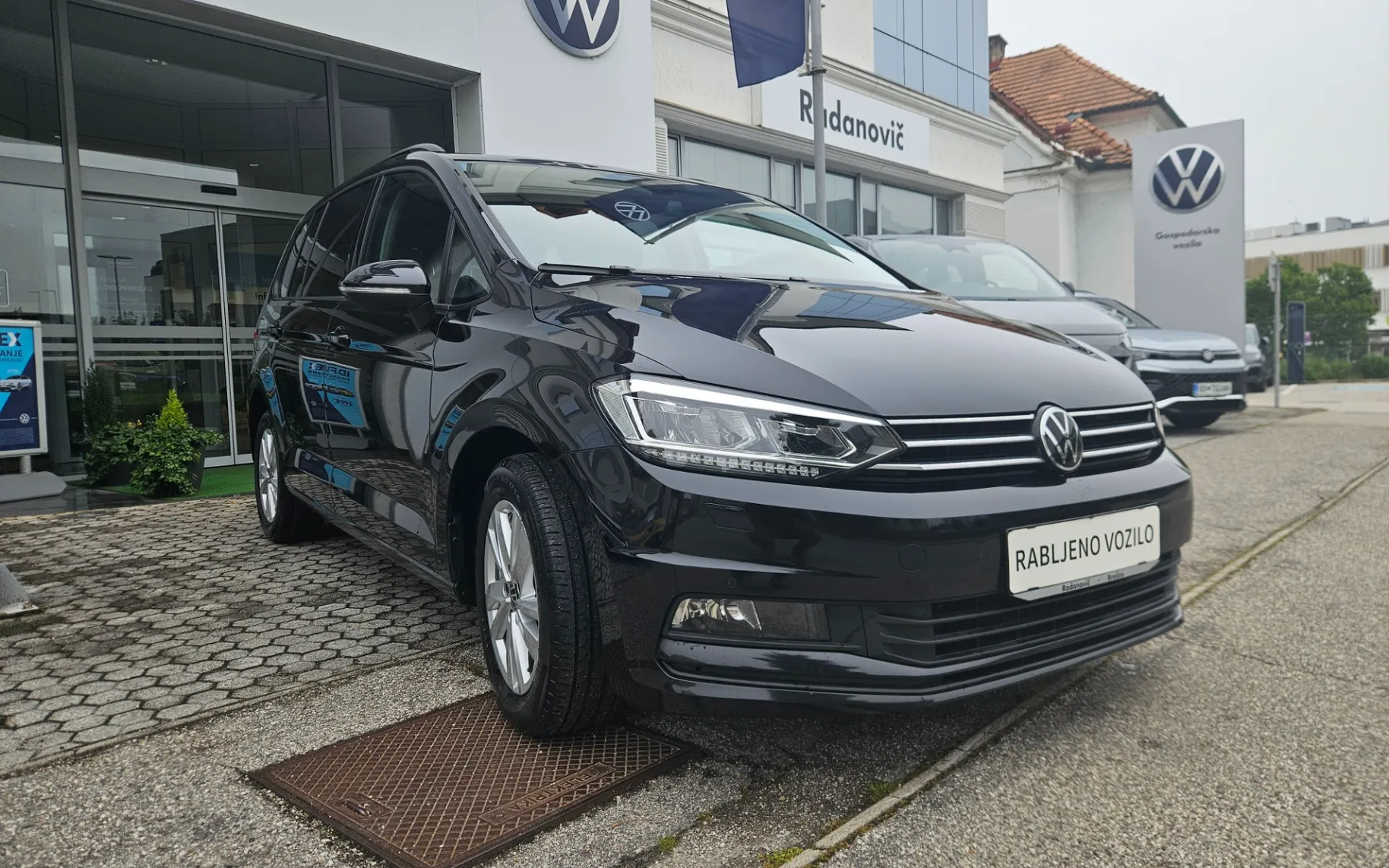 Zunanja slika - Volkswagen Touran - 2.0 TDI Family DSG - 1