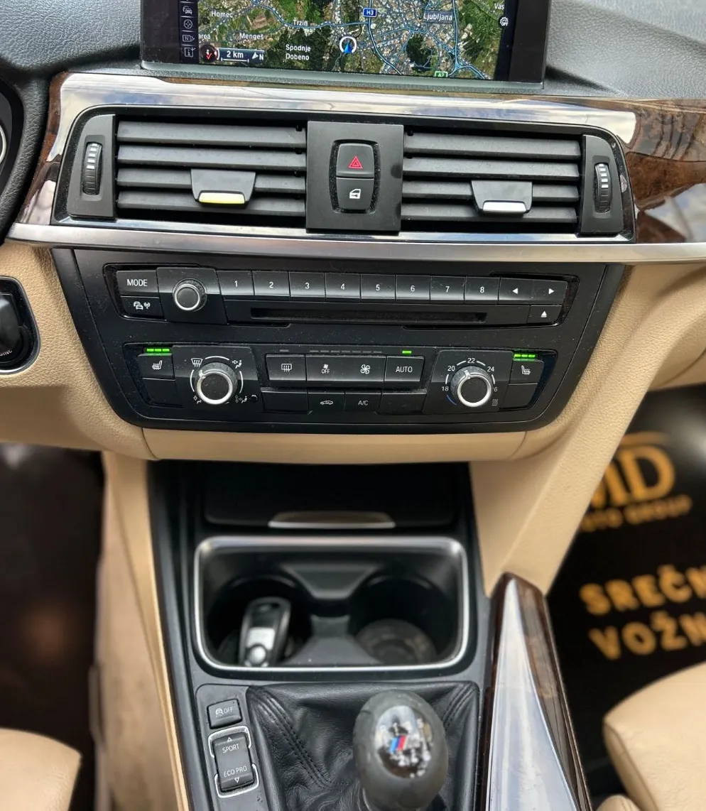 Zunanja slika - BMW Serija 3 - Touring: 318d Touring Sport Line-XSENON-NAVI-GRETJE SEDE - 10
