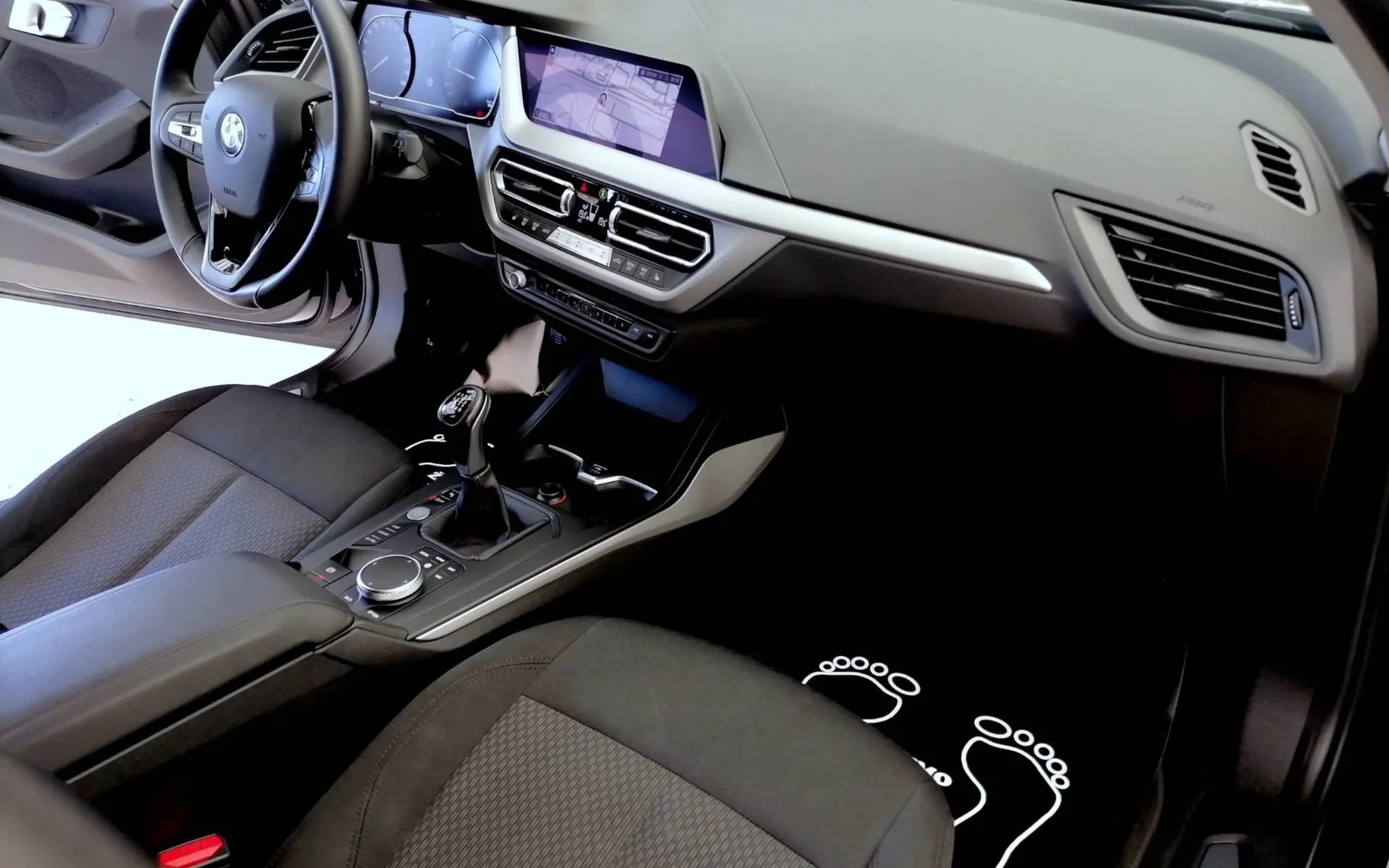 Notranja slika - BMW serija 1: - 116i Advantage FULL LED NAVI PDC 1.LASTNIK-KOT-NOV - 7