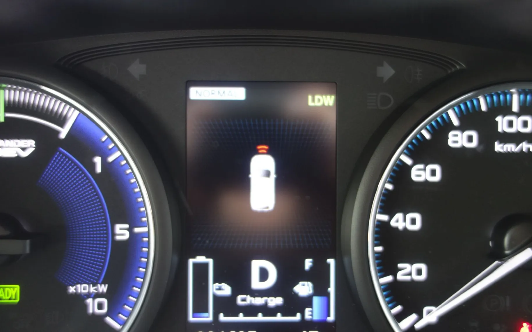 Zunanja slika - Mitsubishi Outlander - PHEV 2.4 MIVEC Twin Motor INSTYLE+ - 17